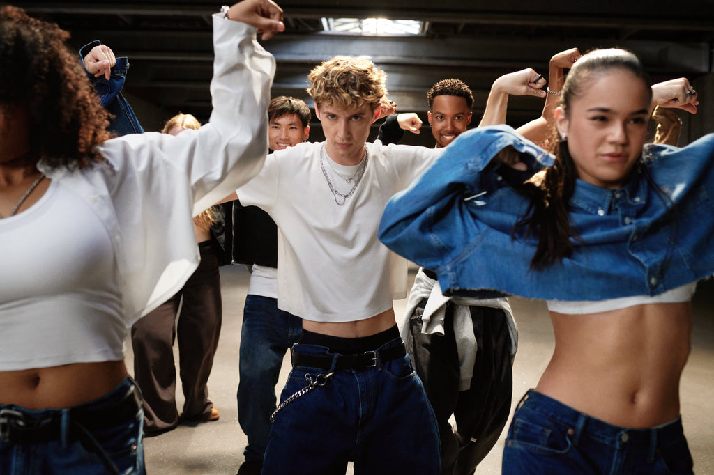 Gap lanza la campaña de otoño "Get Loose" protagonizada por la estrella pop global nominado al GRAMMY®, Troye Sivan