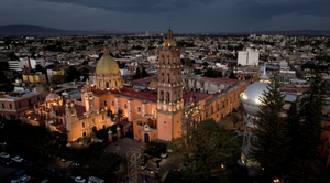 UN MONUMENTO LLAMADO BOLA DE AGUA; ESTRUCTURA ICÓNICA DE CELAYA