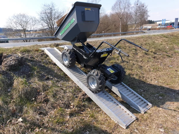 El PowerBarrow 4WD a batería de Muck-Truck Minidumper en el DemoPark 2023 en Eisenach